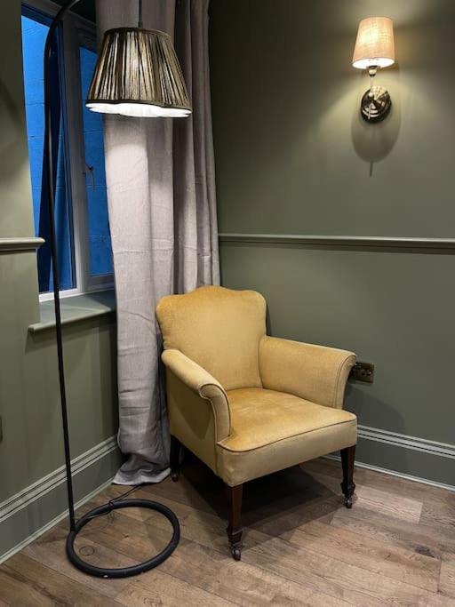 Peaceful Apartment In The Heart Of Frome Eksteriør bilde