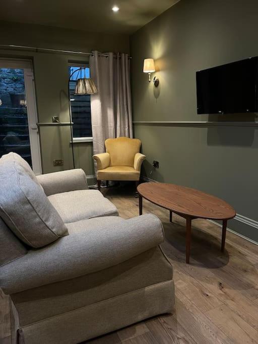 Peaceful Apartment In The Heart Of Frome Eksteriør bilde